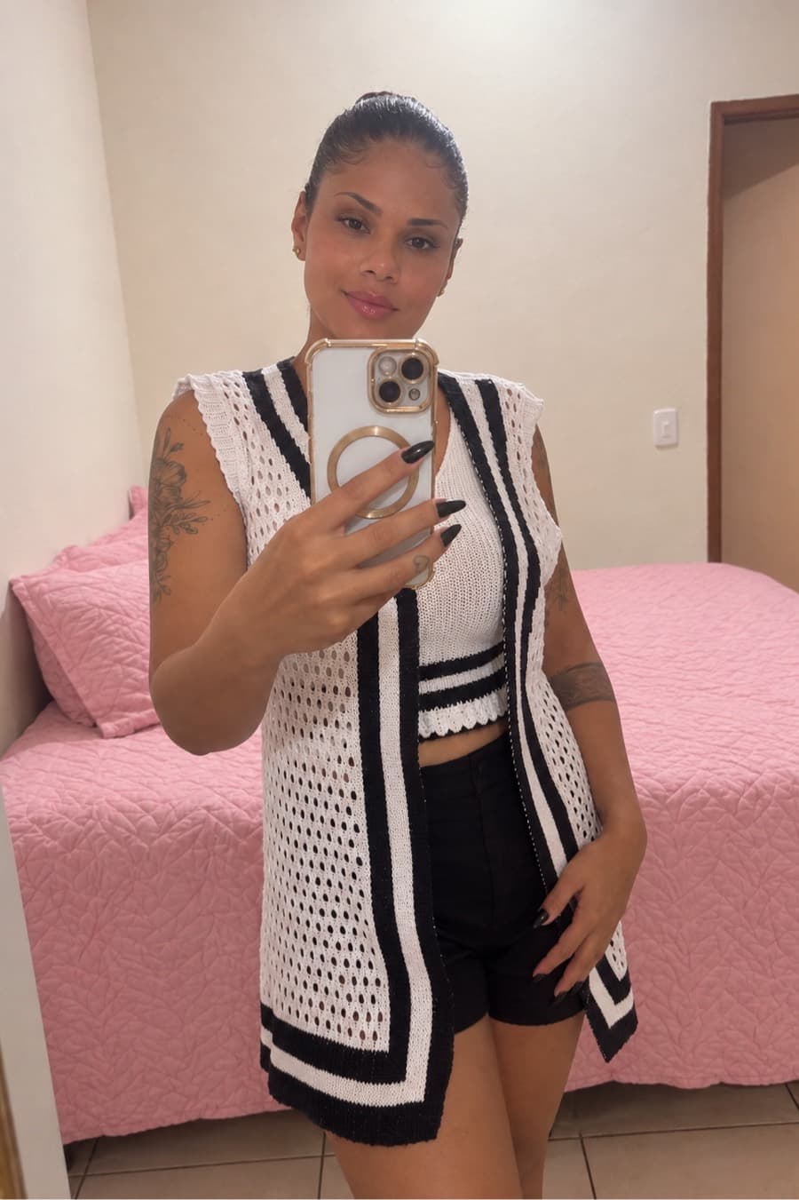 Conforto no corpo, Preto, branco